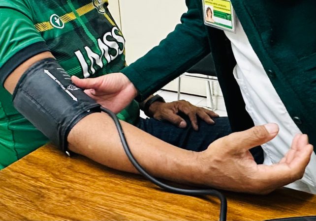 Invita IMSS a tomar conciencia sobre la hipertensión arterial y promueve su prevención