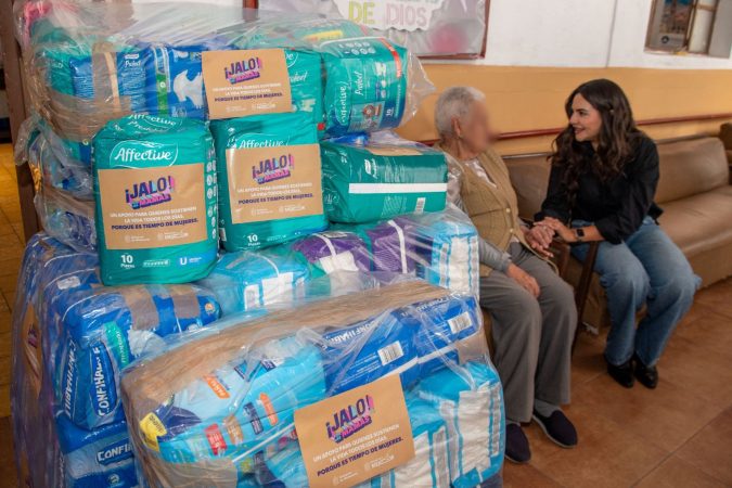 Con Jalo por las Mamás, más de 2 mil pañales garantizan bienestar a personas adultas mayores