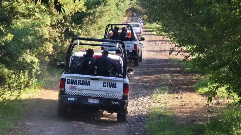 Delincuentes huyen tras enfrentarse contra policías, en los límites de Tingambato y Ziracuaretiro