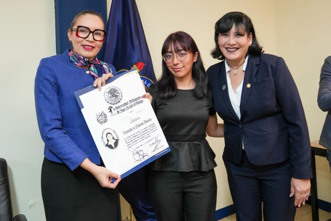 Egresado nicolaita, ¡obtén tu título! Puedes realizar tu trámite en línea