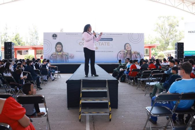 Carlos Torres Piña intensifica cruzada por la seguridad digital: más de mil 500 estudiantes en Tangamandapio se suman al llamado
