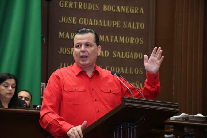 Presidenta: sicarios colombianos y venezolanos ya violan impunemente la soberanía nacional, dice Memo Valencia
