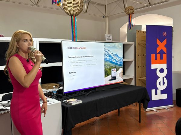 Casart acerca herramientas de comercialización internacional a personas artesanas