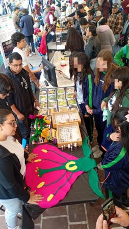 UMSNH acerca el conocimiento científico a las nuevas generaciones