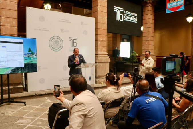 Exige Baltazar Gaona disculpa pública al Movimiento del Sombrero por actos violentos en el Congreso