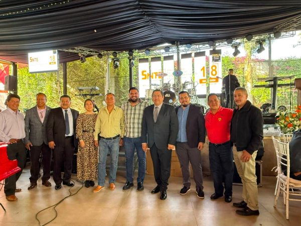 SNTE Sección 18 reconoce la labor docente en el marco del Día del Maestro