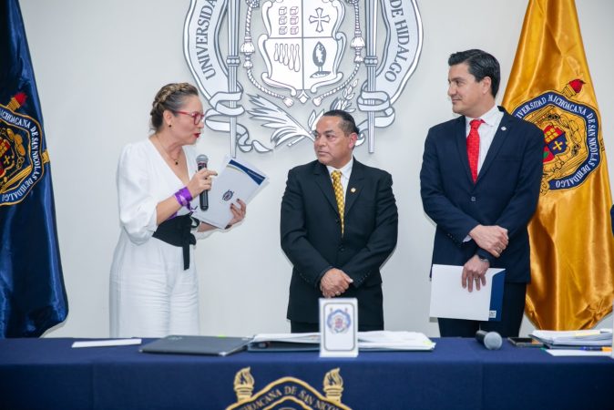 José Herrera Camacho, nuevo director del IIAF; Yarabí Ávila le toma protesta