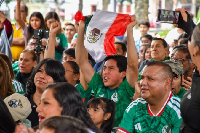 La fiesta mundialista arrancó en Pátzcuaro con el Jalo Futbolero