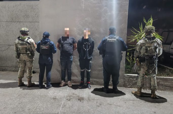 SSP y Defensa detienen a dos hombres en posesión de droga en Erongarícuaro