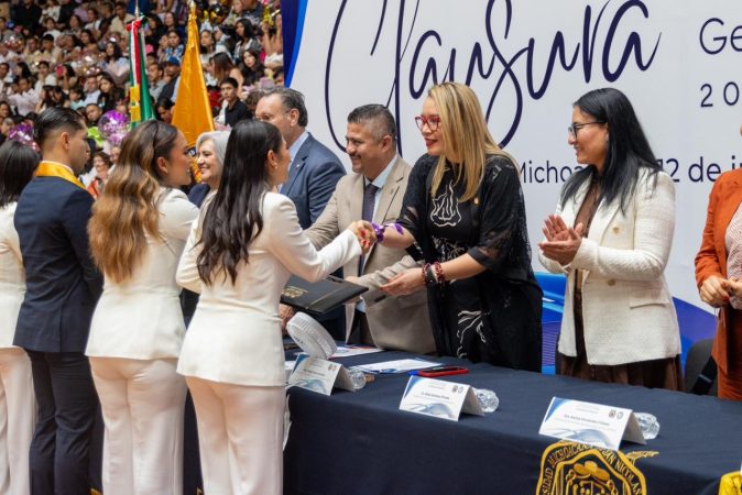 Egresan enfermeras y enfermeros de la UMSNH con sello de calidad: Yarabí Ávila