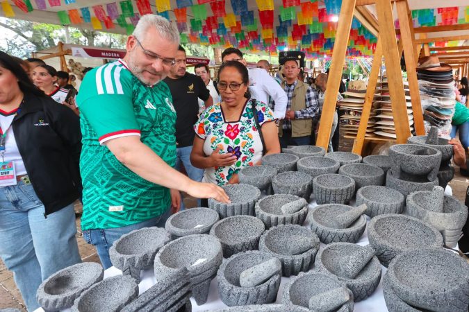 Artesanías, gastronomía y cultura: el “Jalo Futbolero” reúne lo mejor de Michoacán, destaca Bedolla